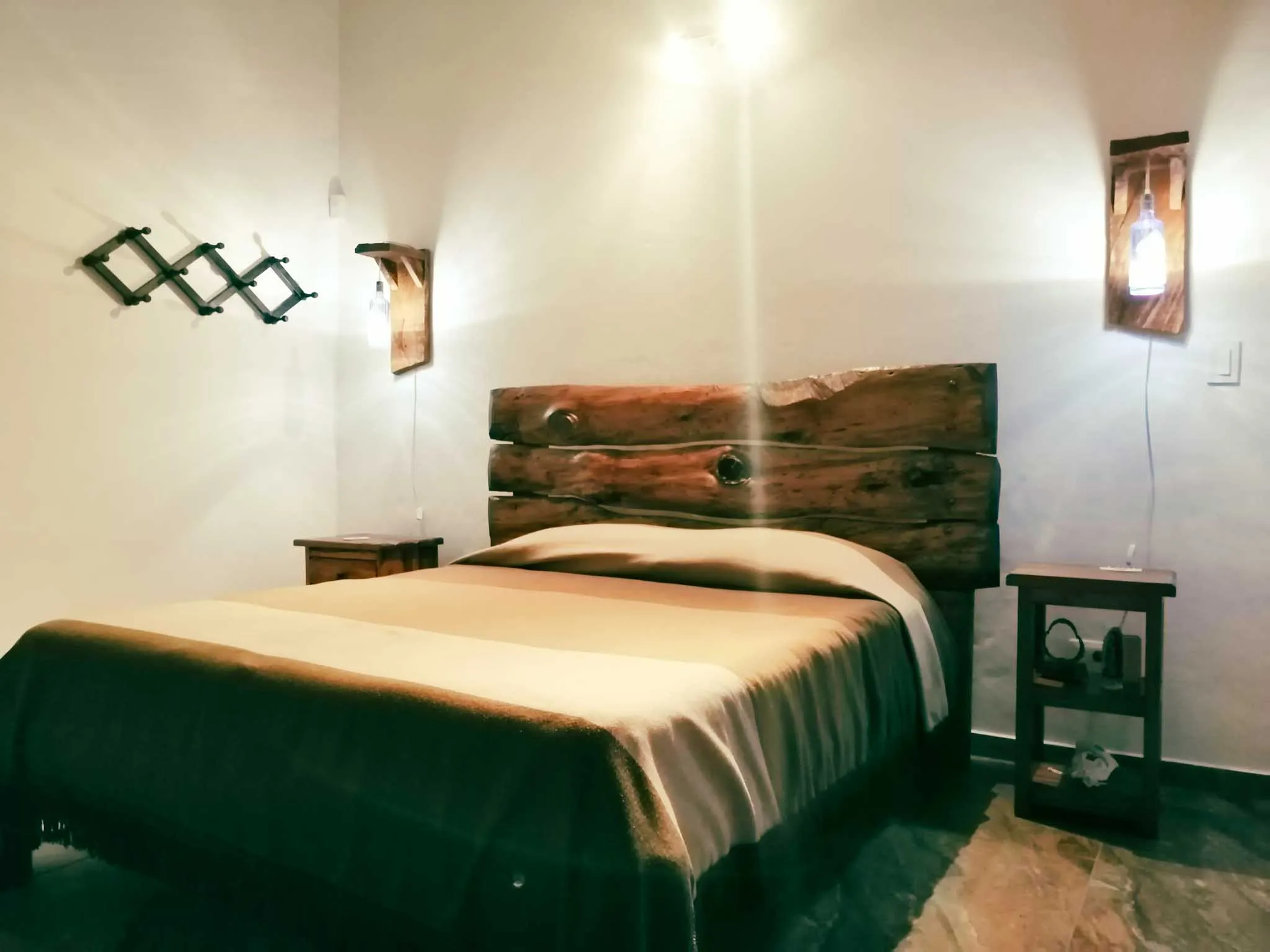 Acogedora habitación doble en Casa Zuetana, alquiler vacacional en Zipaquirá, cerca de la Catedral de Sal.
